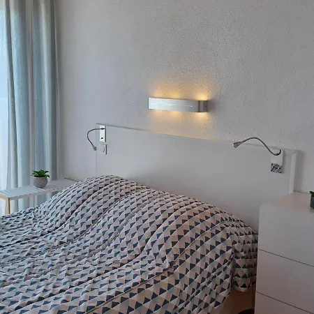 T3 Avec Piscine, Proche - Port Des Minimes, - Fr-1-551-69 * La Rochelle (Charente-Maritime)